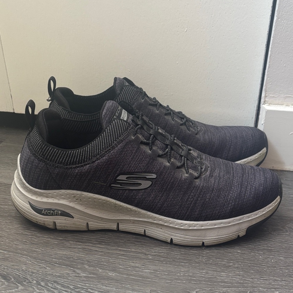 Skechers Men's Gray Arch Fit Sneakers